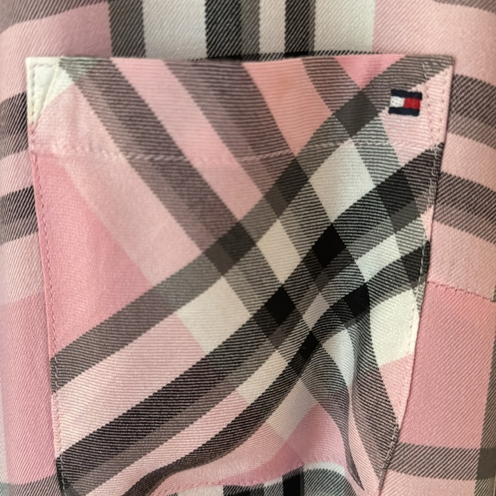 Tommy Hilfiger Women’s Button Down Shirt - Picture 3 of 4